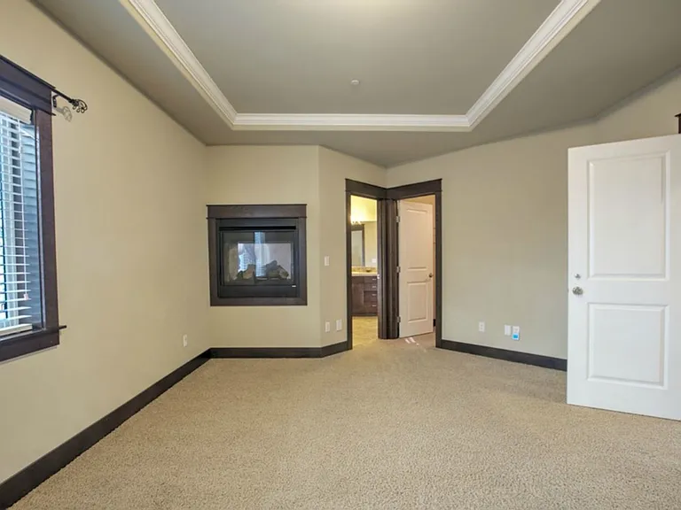 1357 Elma Pl NE — Photo 4