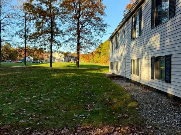 30 Johnson Meadow Rd #A, Hampstead, NH 03841