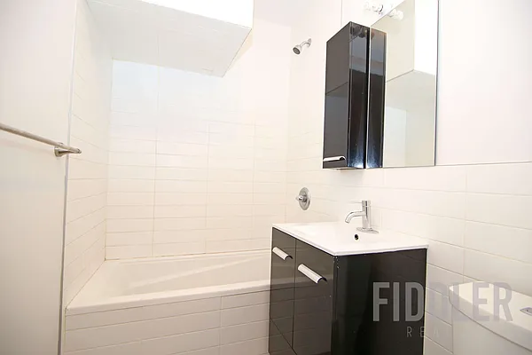 Rented by Fiddler Realty | media 17