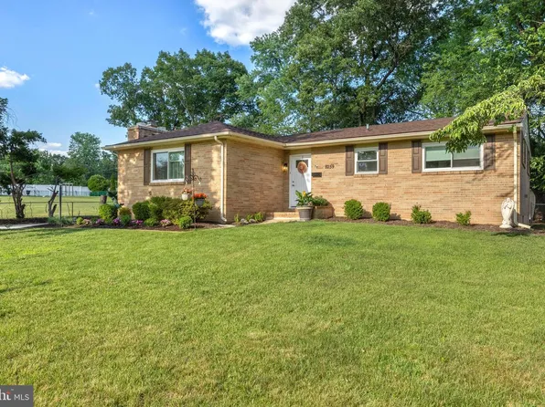 8259 Spring Knoll Dr, Pasadena, MD 21122