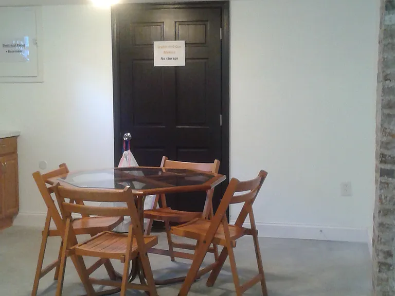751 Academy Ave #BASEMENT — Photo 10