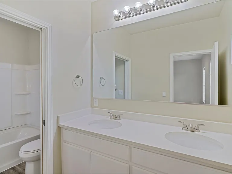 213 Grange St — Photo 17
