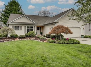 109 Mapleridge Rd, Chagrin Falls, OH 44022