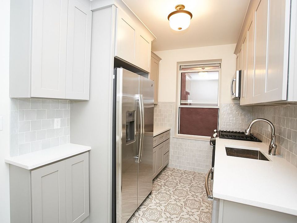 1st image of 2912 Newtown Ave APT 2C