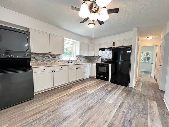 4th image of 429 Bluegrass St