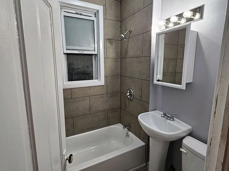 Bathroom - Fully renovated in September 2024