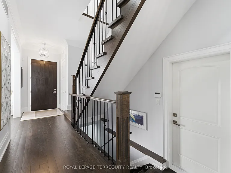 130 Edgecroft Rd — Photo 9