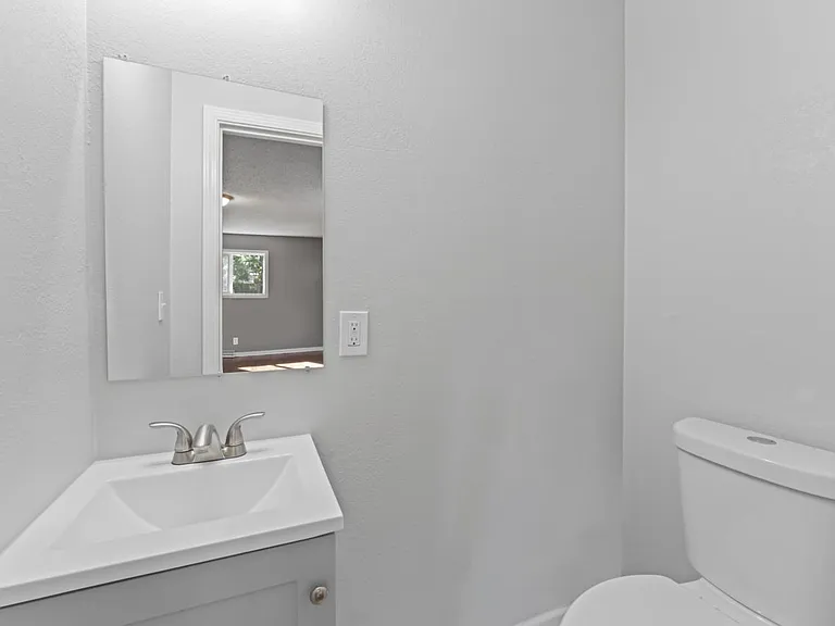 2209 E 125th St — Photo 21