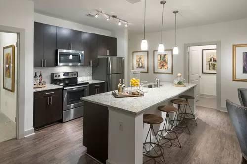 Gourmet chef kitchen with stainless steel appliances - Windsor Lantana Hills