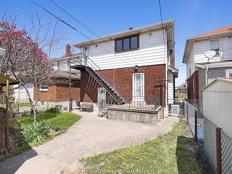 1069 Marentette Ave #UPPER — Photo 5