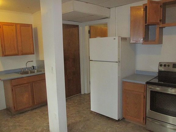 4th image of 63 Richmond Ave