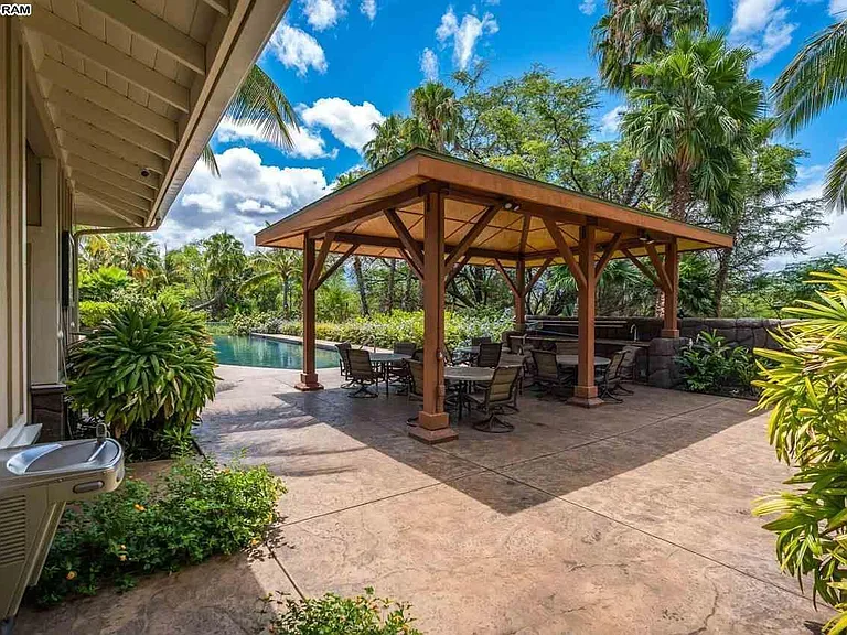 Open-air club house dining area
