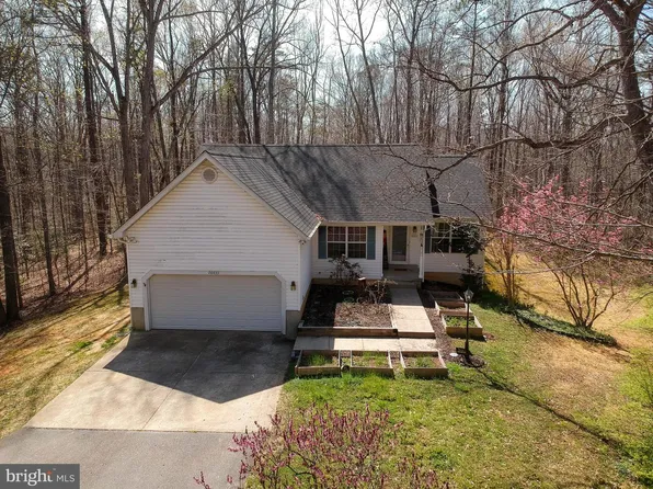 26833 Erin Dr, Mechanicsville, MD 20659