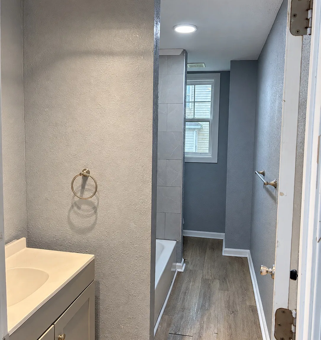 922 Holladay St — Photo 3