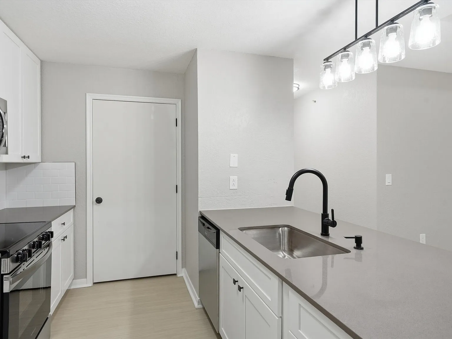 The Villas at North Oak — Photo 4