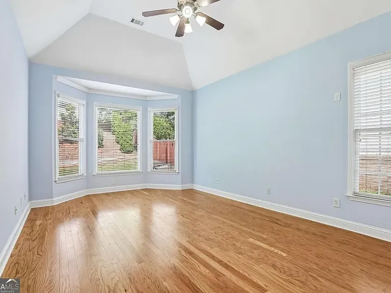 810 Freedom Way — Photo 23
