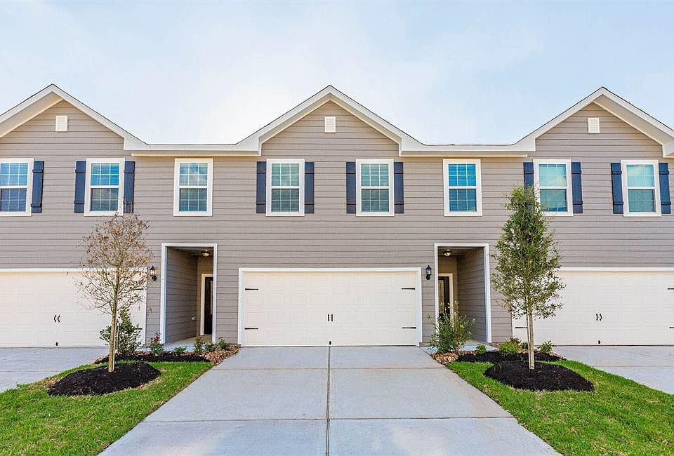 1st image of 404 Hollow Brook Ln