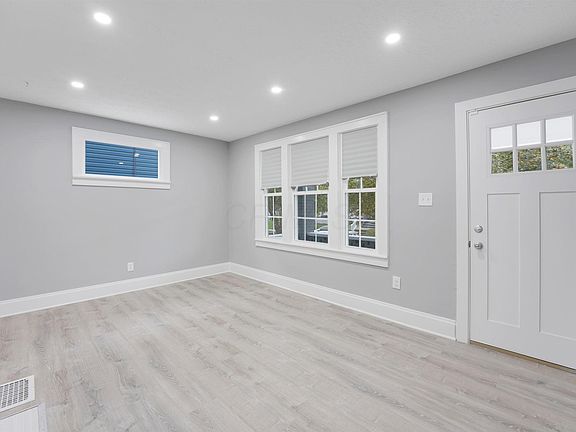 5th image of 614 E Jenkins Ave