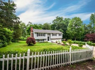 38 Southview Dr, Danbury, CT 06811