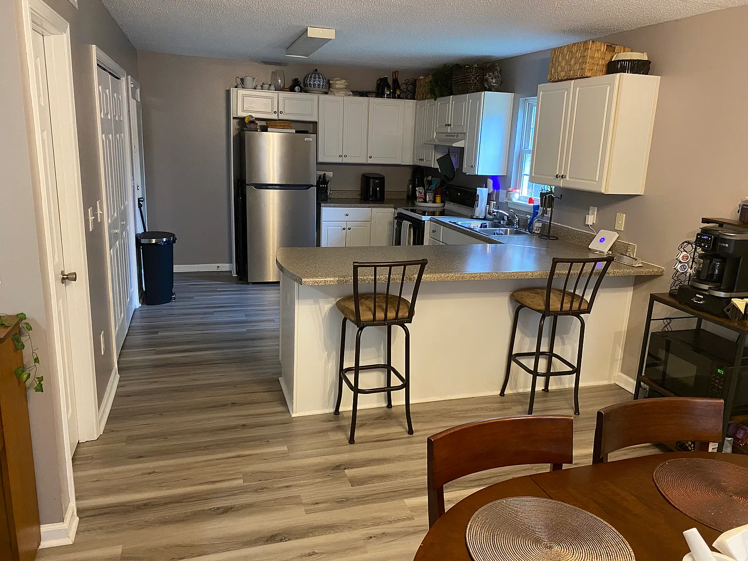 3 bed, 2.5 bath, 1434 sqft, $1,800 — Photo 3