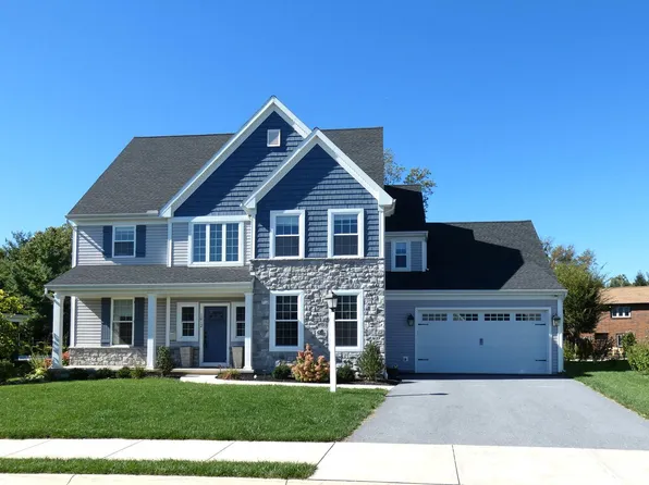 1012 Whitfield Dr, Lancaster, PA 17601