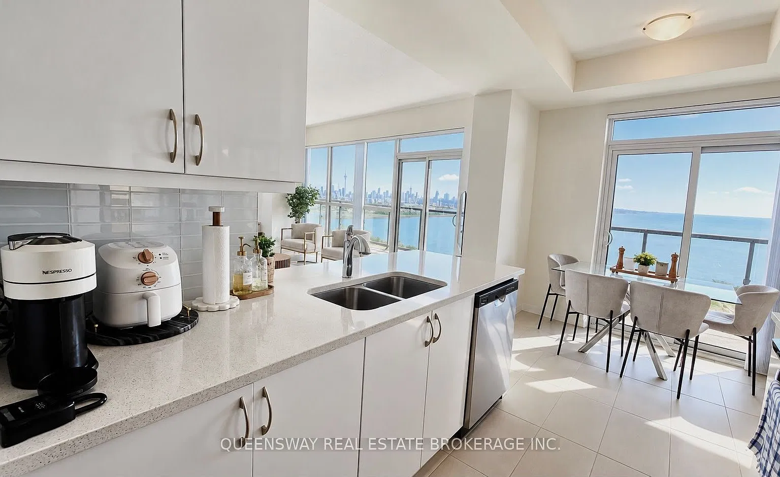 Water Edge Condos — Photo 4