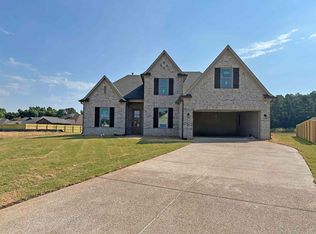 365 Chesnut Ridge Cv, Oakland, TN 38060