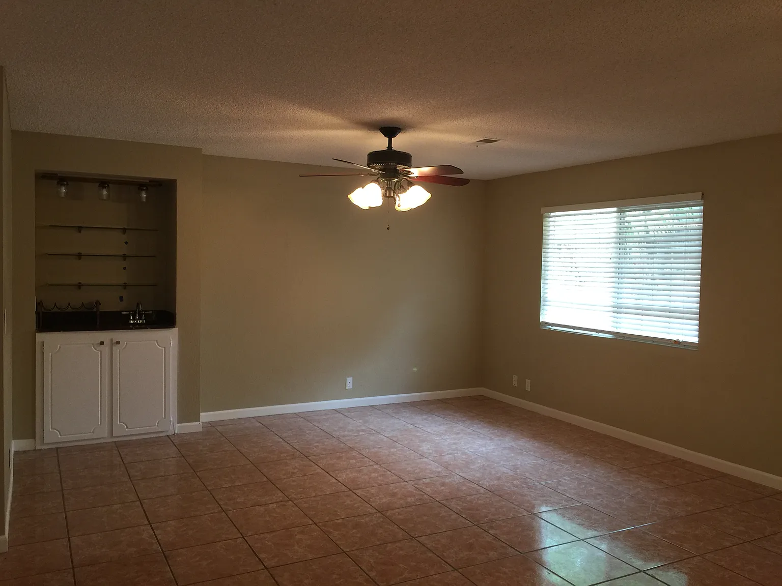 3 bed, 1560 sqft, $2,795 — Photo 3