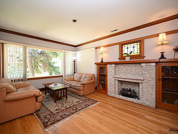 3rd image of 5144 W Newport Ave