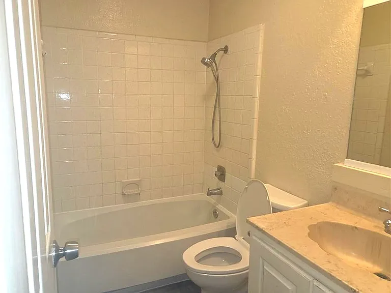 3734 Honey Creek Dr — Photo 9