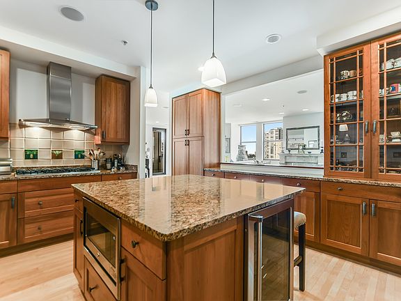 5th image of 1155 N Dearborn St APT 903