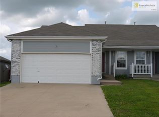 513 Regina Ct, Raymore, MO 64083