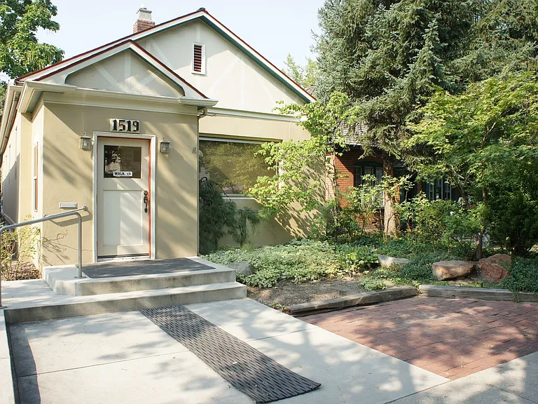 1519 W Hays St — Photo 1