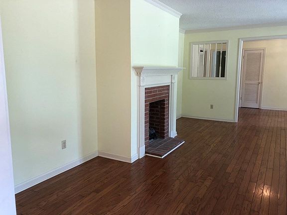 5th image of 215 Rachelle Dr