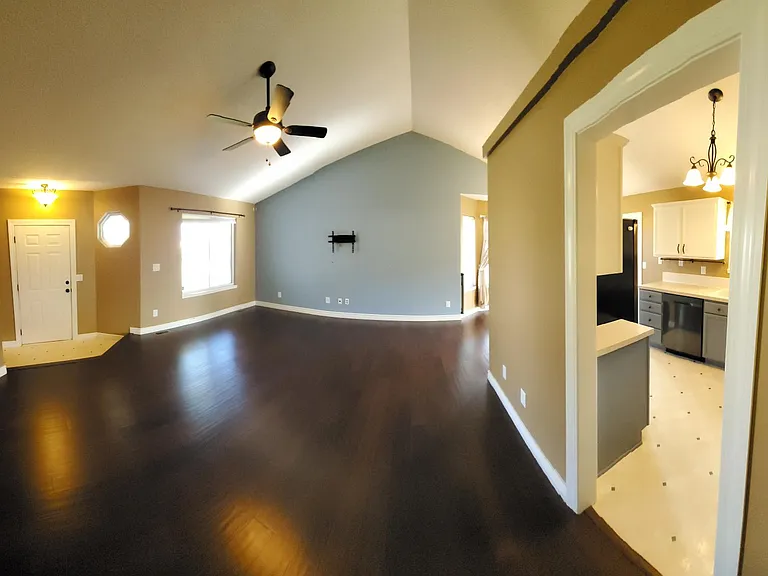 801 S Cranbrook Cir — Photo 11