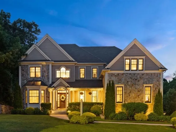 12 Saint Thomas More Dr, Winchester, MA 01890