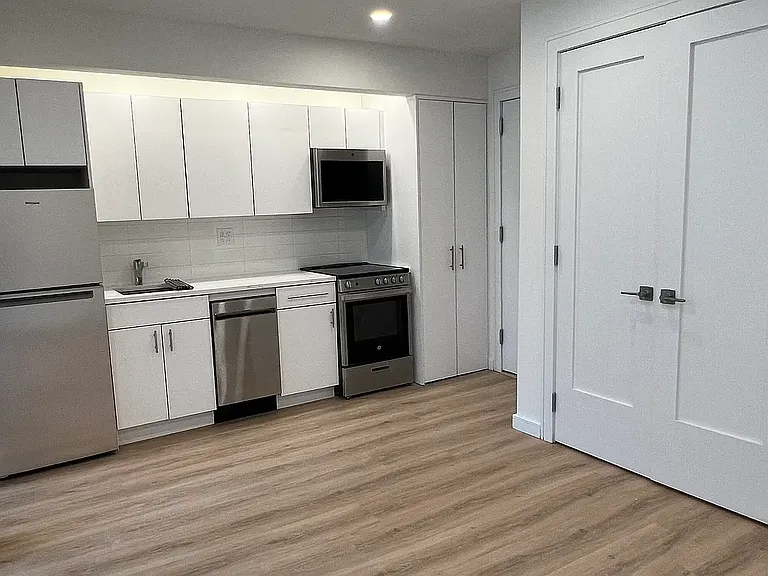 39-38 47th Ave #208 — Photo 4