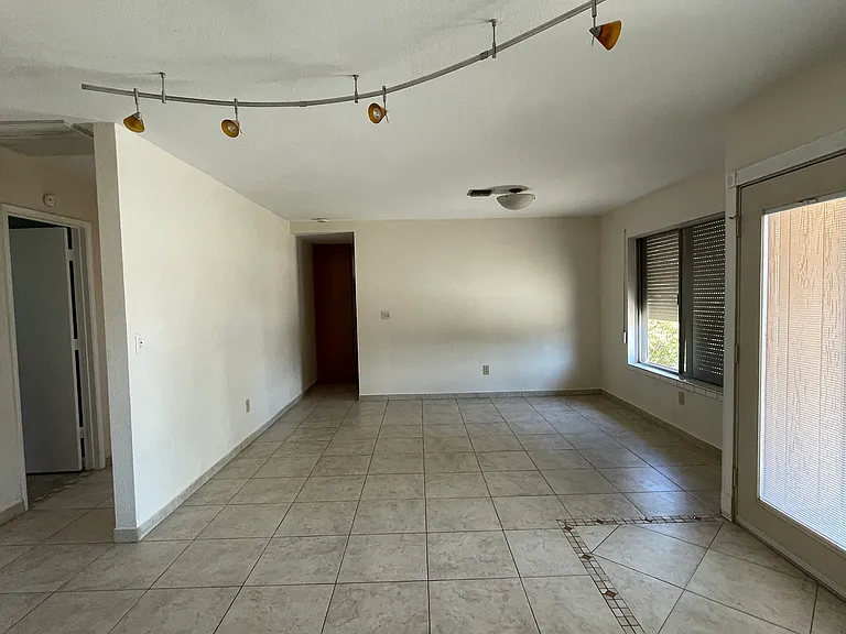 8526 Old Vine Rd — Photo 8