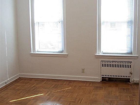 4th image of 410 Washington St APT 1