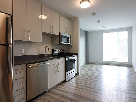 3rd image of 161 Washington St #1109