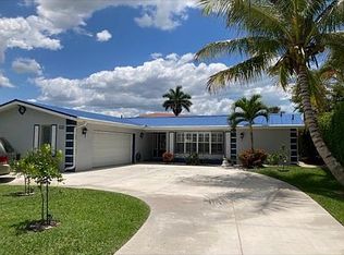 1072 Wisconsin Dr, Naples, FL 34103