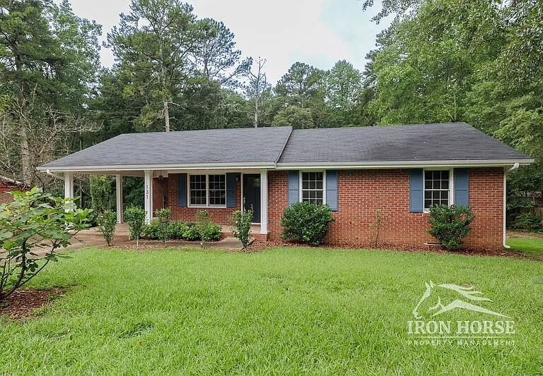 131 Plantation Rd — Photo 1