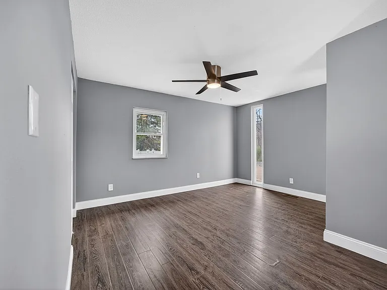 3320 Elm St — Photo 15