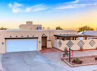 705 Homestead Cir, Las Cruces, NM 88011