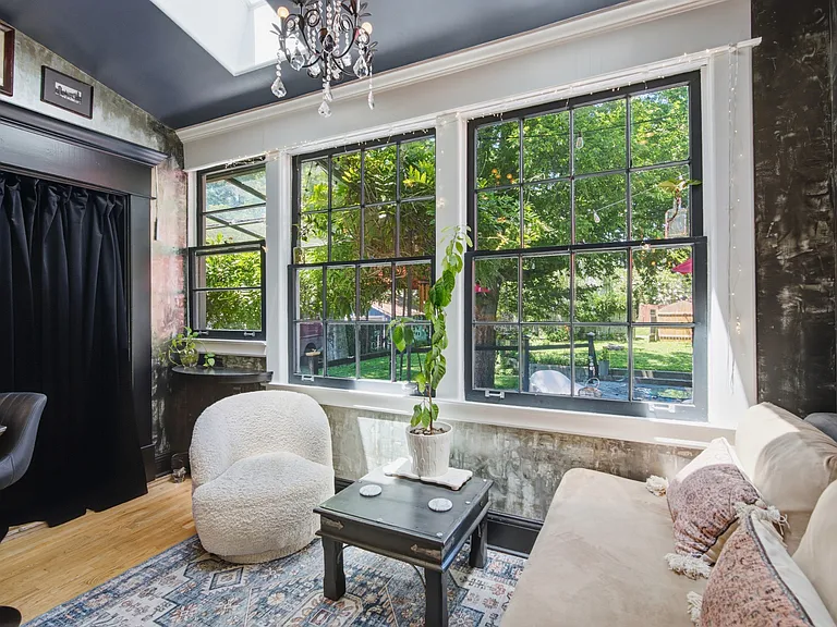 1305 Greenwood Ave — Photo 24