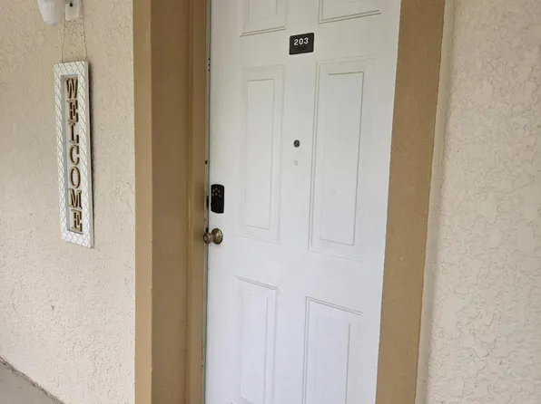 942 15th St APT 203, Holly Hill, FL 32117