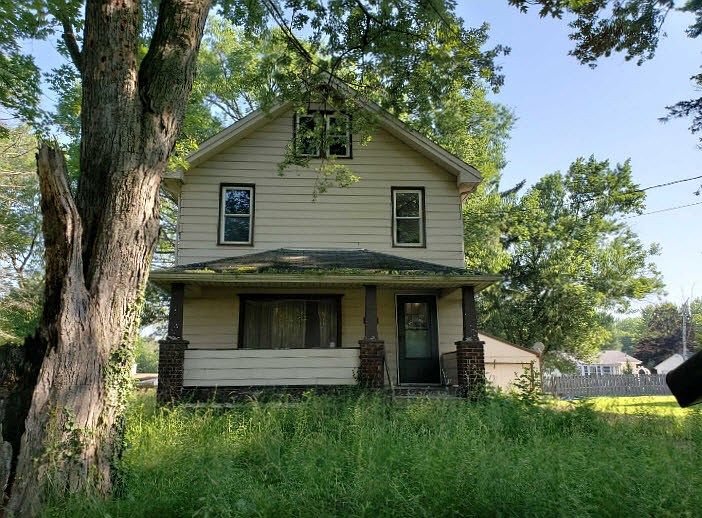 1st image of 812 Shady Ave NW
