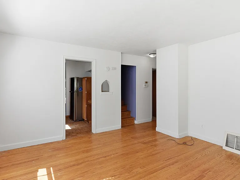 5227 Rees St — Photo 11