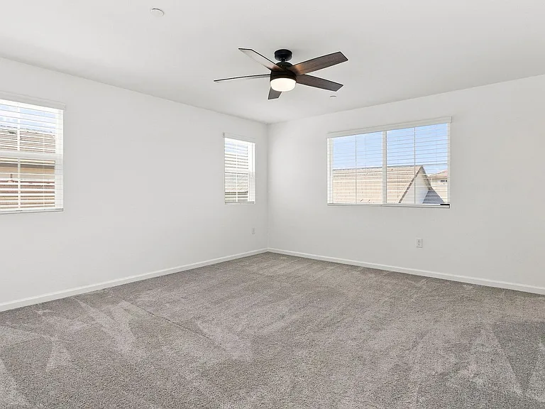 516 Silver Cloud Ct — Photo 18