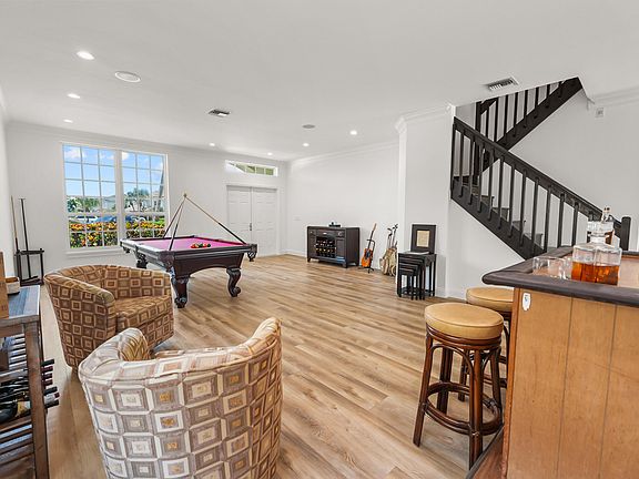 3rd image of 1237 Avondale Lane